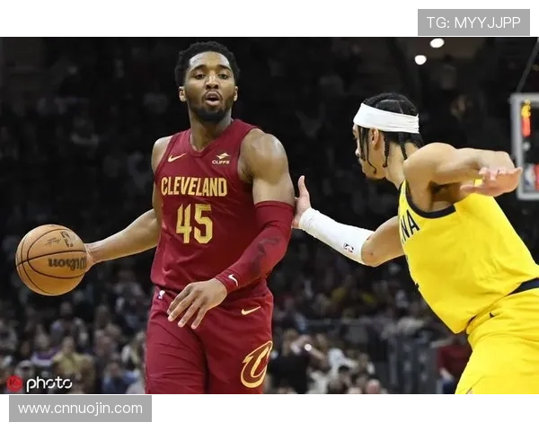 阿伦砍下30+10骑士逆袭战胜热火巩固季后赛希望